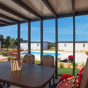 Adria Mobile Homes In Kastanija Kompleks wypoczynkowy